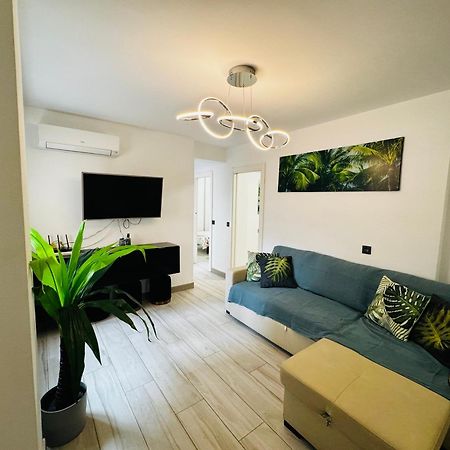Apartamento Fabrynne Beach Málaga Exterior foto